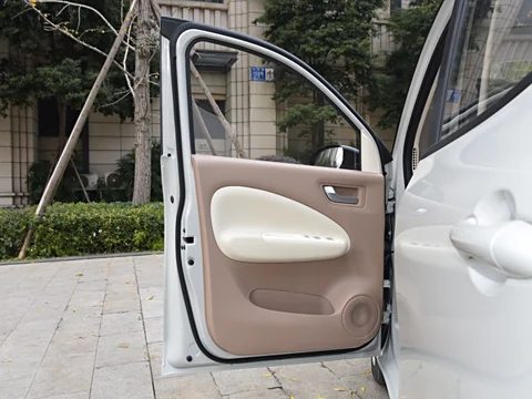 Wuling Hongguang Mini EV – Affordable Electric City Car with Smart Features
