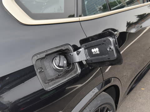 BMW X5 – Luxury Performance SUV with Advanced Technology and Global Appeal
