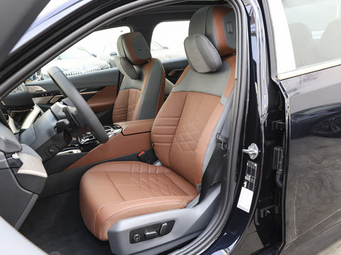 BMW 5 Series – Luxury Sedan with Exceptional Performance, Comfort, and Innovation