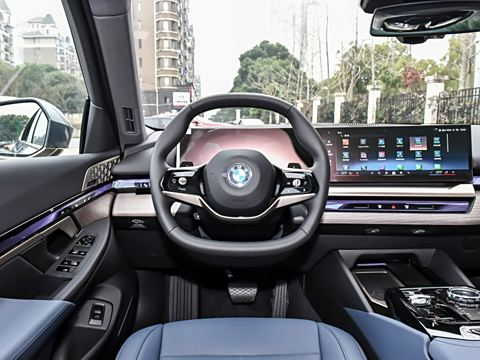 BMW 5 Series – Luxury Sedan with Exceptional Performance, Comfort, and Innovation