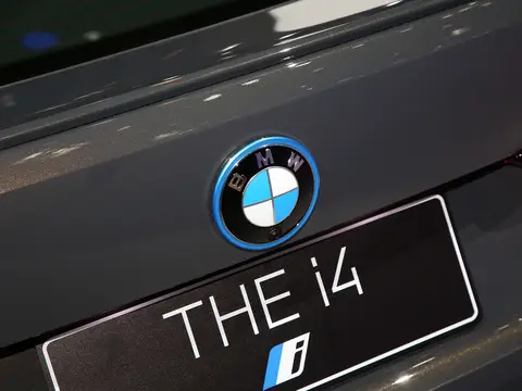 BMW i4 – All-Electric Gran Coupe with Dynamic Performance and Futuristic Design