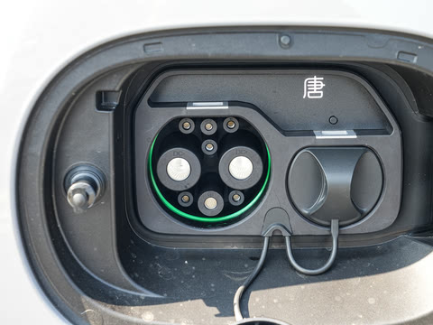 BYD Tang DM-i – 7-Seater Plug-in Hybrid SUV with Exceptional Fuel Economy