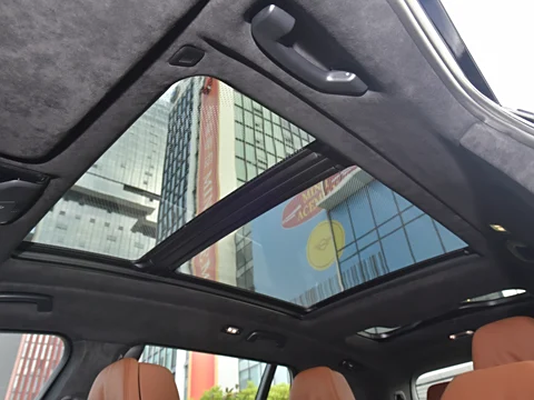 BMW X7 – Full-Size Luxury SUV with 3 Rows, Power
