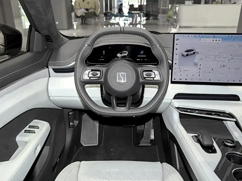 Zeekr 001 – Premium Electric Shooting Brake with Long Range