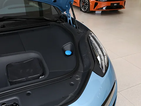 Zeekr 001 – Premium Electric Shooting Brake with Long Range