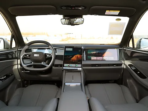 Geely Galaxy L7 – Futuristic Hybrid SUV with Smart Tech and Dynamic Design
