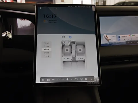 Geely Galaxy L7 – Futuristic Hybrid SUV with Smart Tech and Dynamic Design