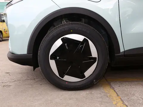 Geely Geometry E – Affordable Electric SUV with Smart Features
