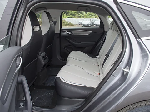 BYD Destroyer 05 – High-Efficiency Plug-in Hybrid Sedan for Global Drivers
