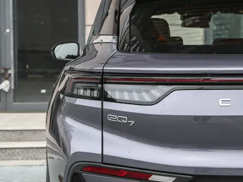 Chery eQ7 – Smart Electric SUV with Long Range and Futuristic Design