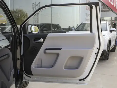 Changan Lumin – Top Trending Compact EV for Urban Driving in 2025