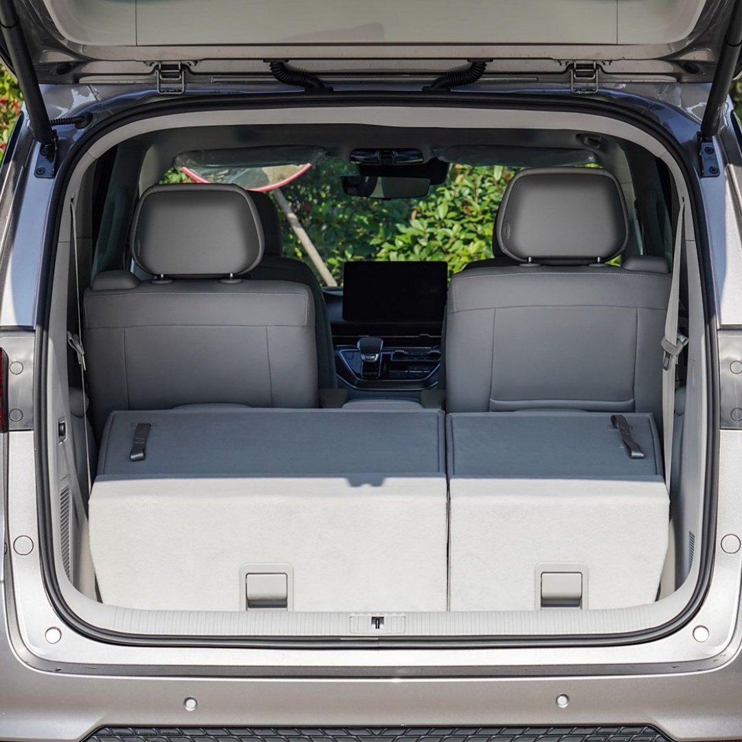 Roewe iMAX8 EV