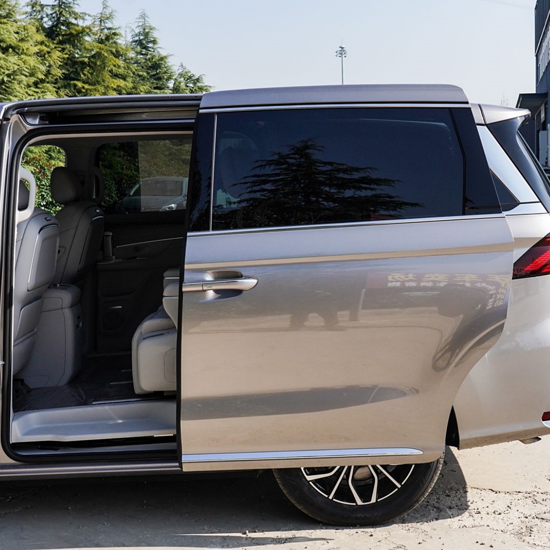 Roewe iMAX8 EV
