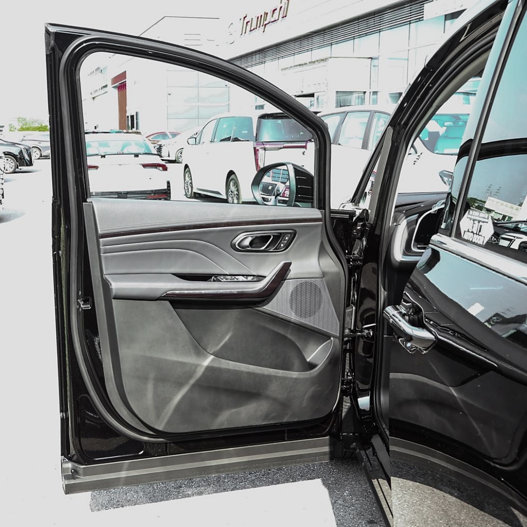 Chinese luxury MPV