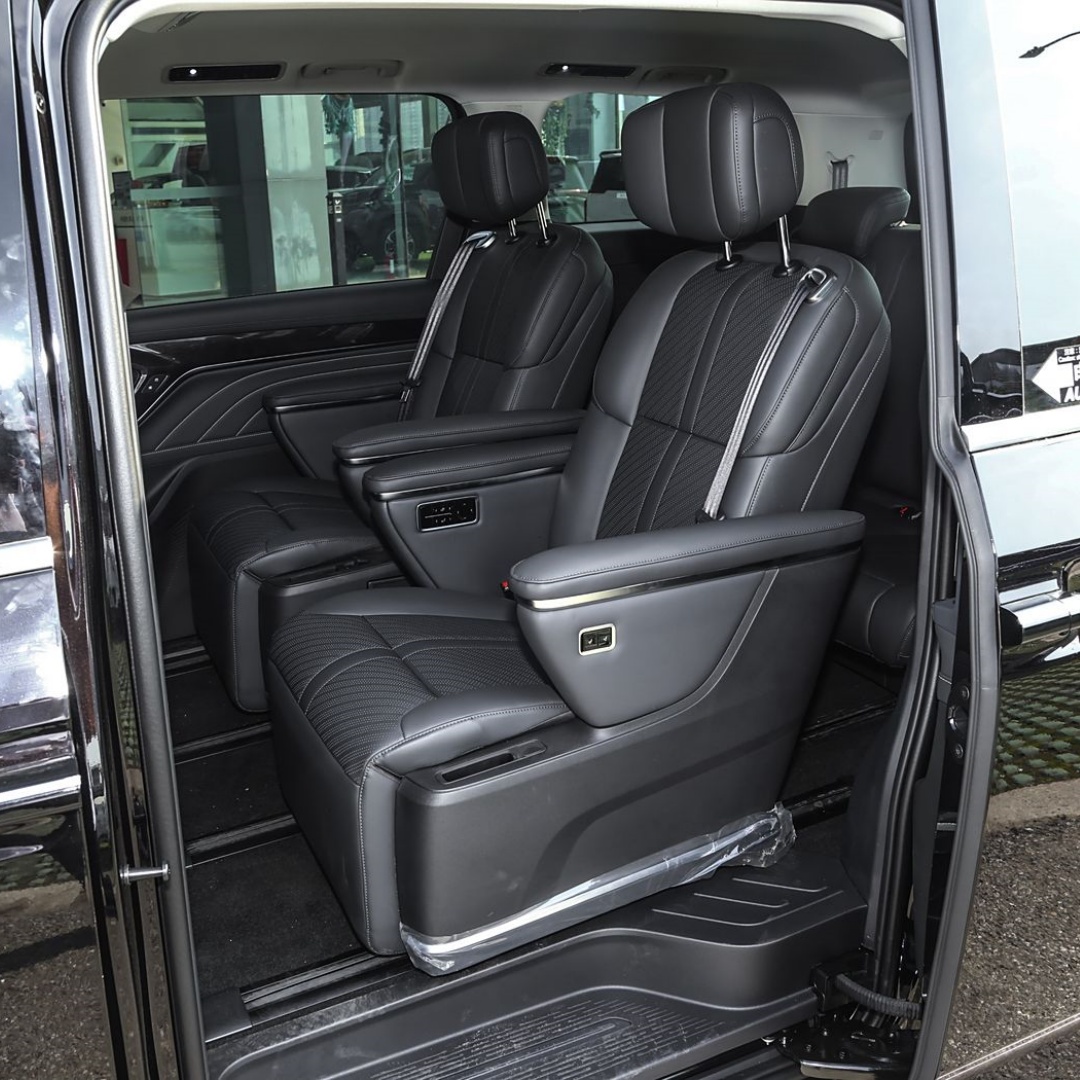 Chinese luxury MPV