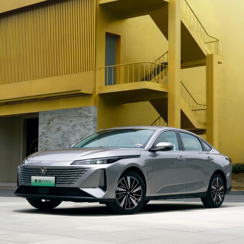 The Changan Third-Generation Yidong PHEV is setting new standards in the plug-in hybrid electric vehicle (PHEV) category by offering an impressive 1360km combined range, advanced Bluecore engine techn
