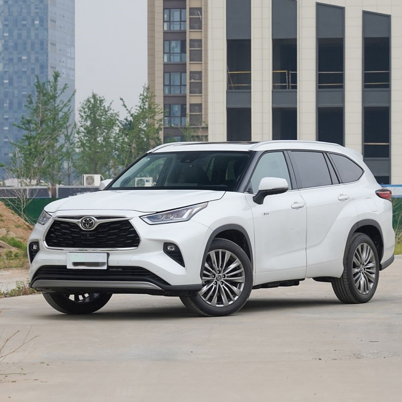 The Toyota Highlander is the perfect family SUV, offering three rows of seating for up to 8 passengers, advanced safety features, and excellent fuel efficiency. With Toyota's Lane Departure Alert, Pre