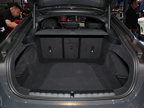 BMW i4 export