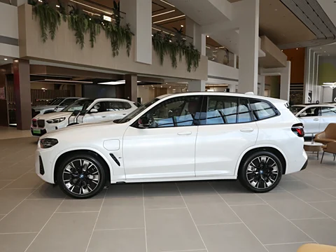 BMW iX3 export