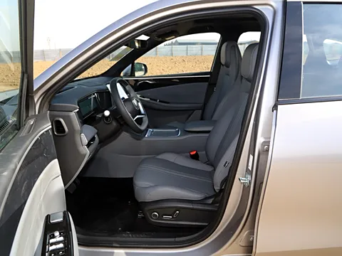 Geely Galaxy L7