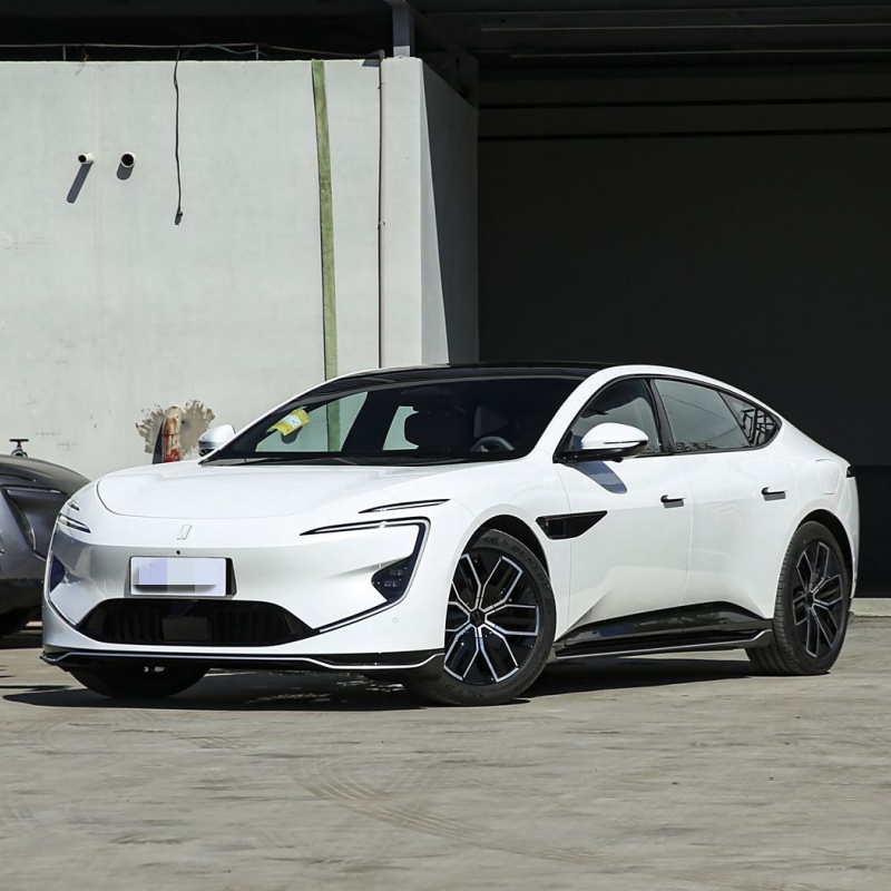 Explore the 2025 Changan Avatr 12—where luxury meets innovation. Equipped with Huawei's DriveONE system and a 94.5 kWh CATL battery, this electric fastback offers a 700 km range and cutting-edge featu