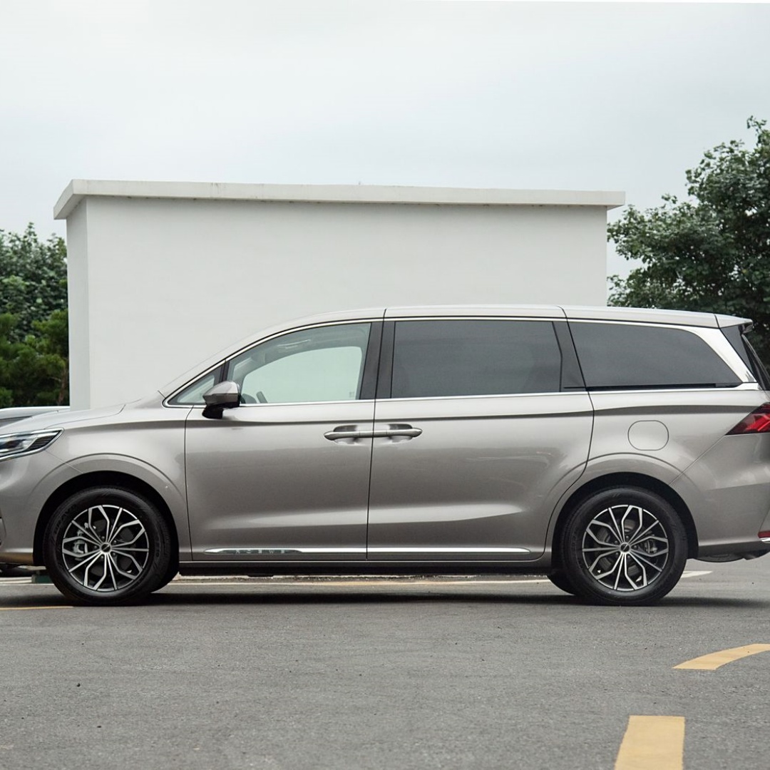 Roewe iMAX8 EV
