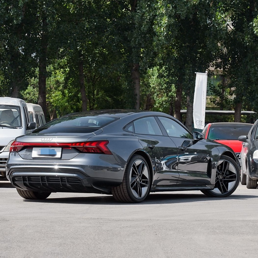 Audi e-tron GT export